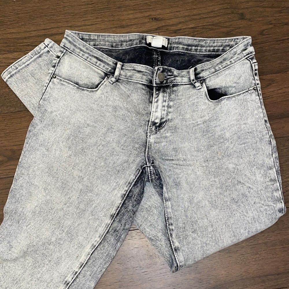 Forever 21 Los Angeles Acid Wash Jeans